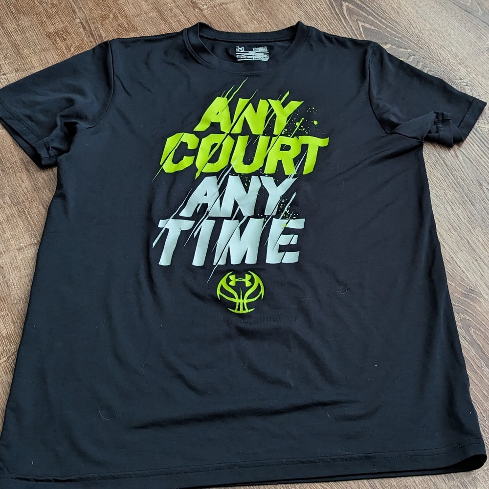 Under armour youth large t shirt- see pictures
